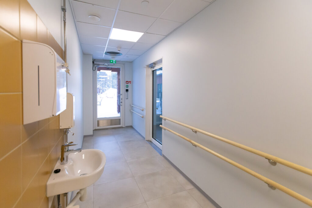 luppokoti käytävästä kuvattuna